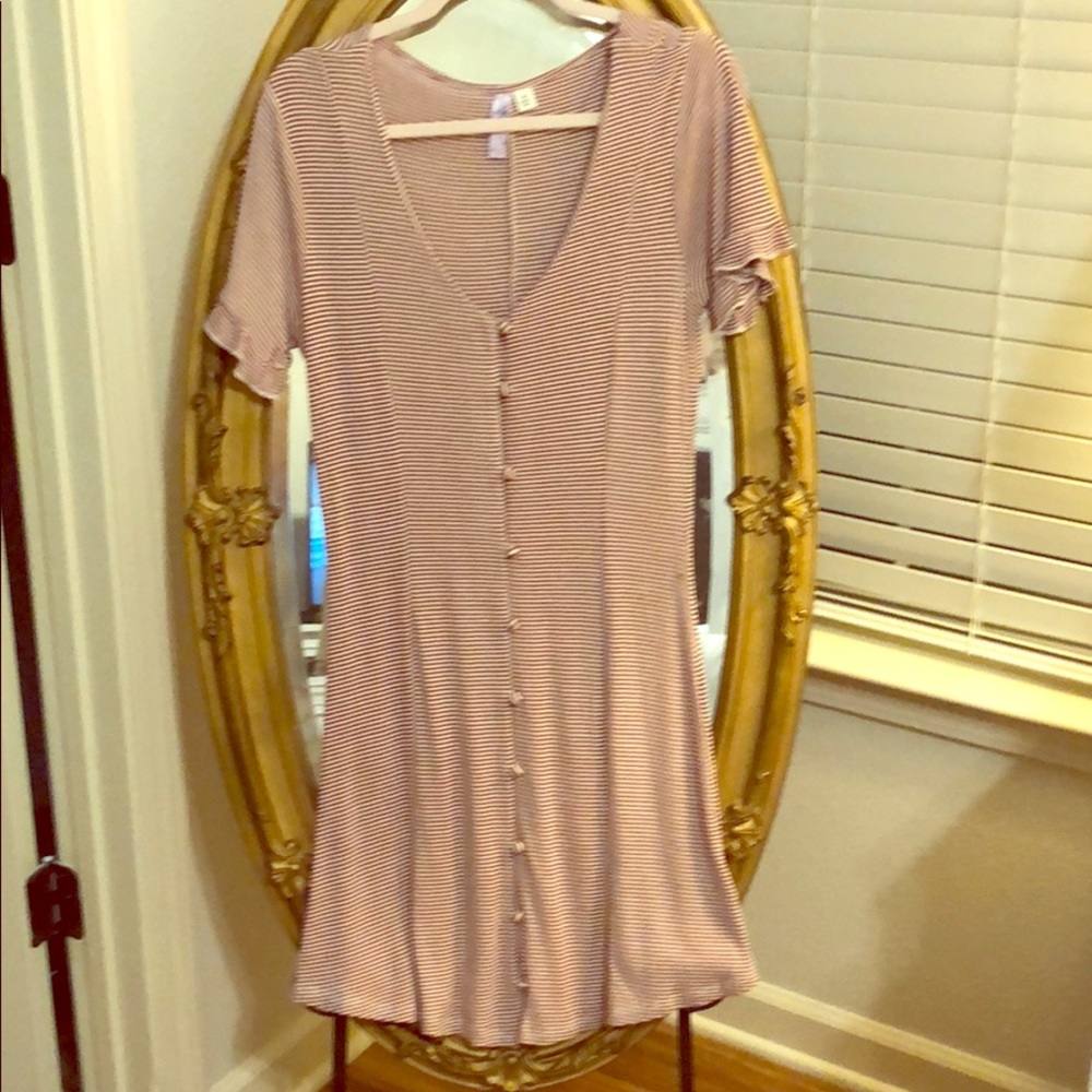 Maroon and white casual dress - size medium